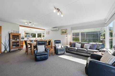 Conningham Rd Conningham Retreats Tasmania April 2025-21