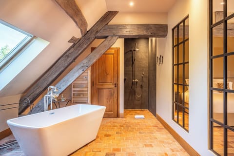 Exclusive Suite, Park View | Bathroom | Hair dryer, bathrobes, slippers, soap