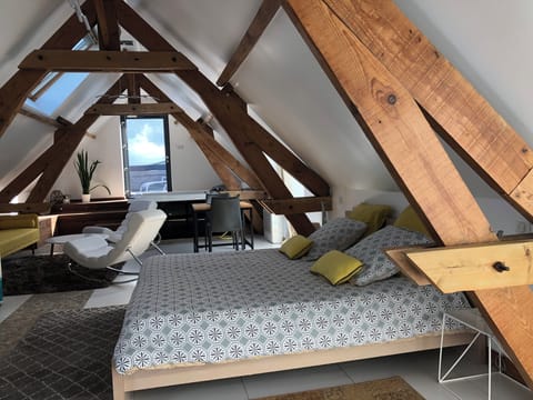 Deluxe Double Room | Premium bedding, laptop workspace, bed sheets