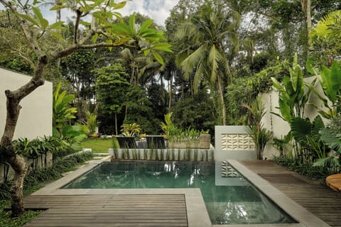 Private pool