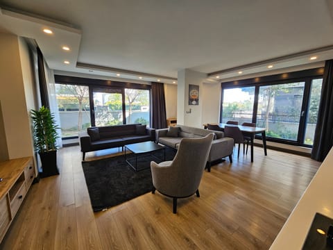 House, Smoking | 2 bedrooms, Internet