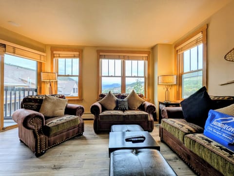 Bright living space at Buffalo Lodge