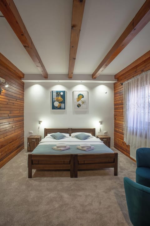 Family Room | Free WiFi