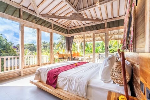 Bungalow, 2 Bedrooms | Desk, laptop workspace, free WiFi