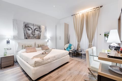 Suite, Hot Tub | Premium bedding, down comforters, free minibar items, in-room safe