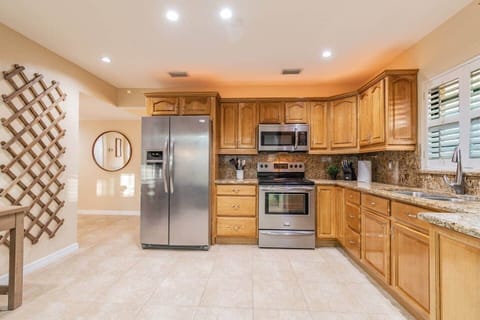 Beautiful kitchen fully equipped with all essentials