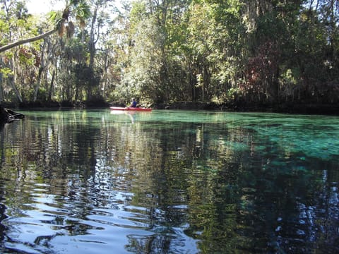 Kayak to Three Sisters in 2 minutes