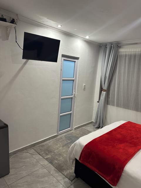 Double Room | Desk, laptop workspace, soundproofing, iron/ironing board