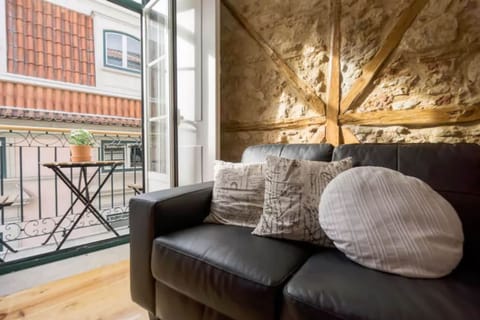 House | 4 bedrooms, desk, Internet
