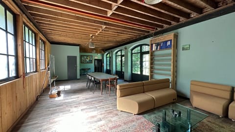 House | 6 bedrooms