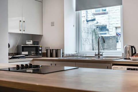 House, Smoking | 3 bedrooms, Internet