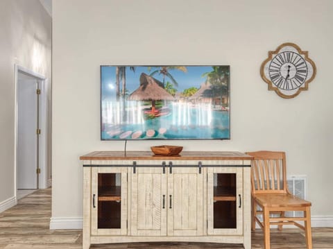 House | 4 bedrooms, high-speed internet