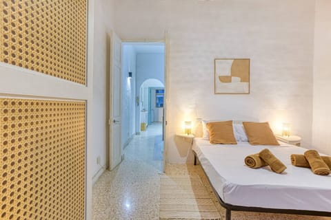 House | 3 bedrooms, desk