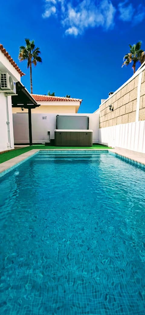 House, Smoking | 3 bedrooms