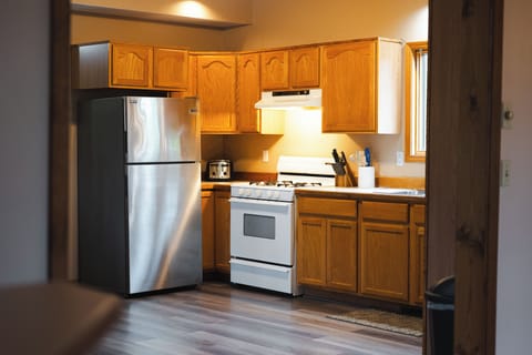 Deluxe House, 4 Bedrooms | Private kitchen