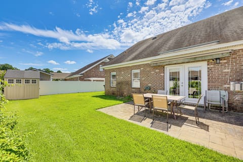 Rocky Mount Vacation Rental | 2BR | 2BA | 1,250 Sq Ft | 2 Steps Required