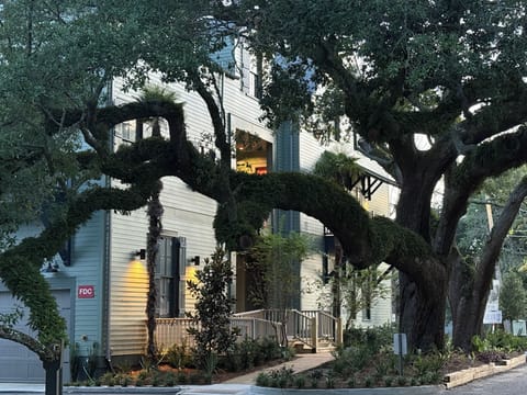 The Pullman House main entrance in downtown Ocean Springs.