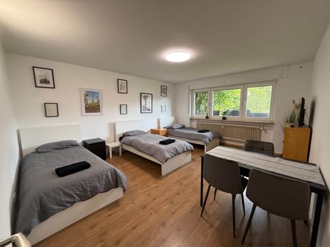 Schlafzimmer 3 Einzelbetten 90x200 cm