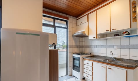 Basic Apartment | Private kitchen