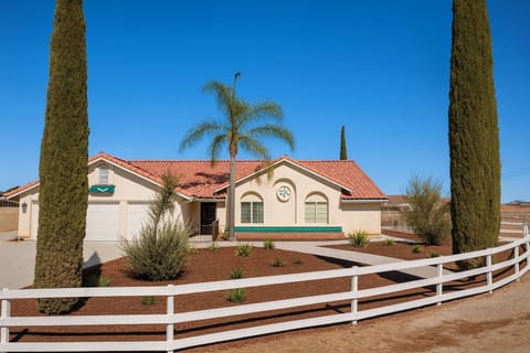 House | 4 bedrooms, Internet
