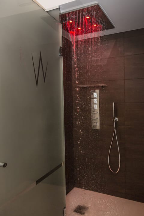 Junior Suite, 1 Bedroom, Bathtub, Mountain View | Bathroom shower