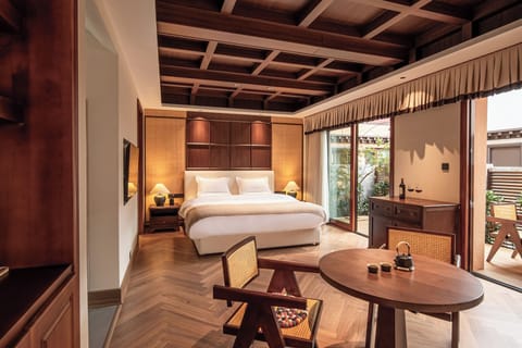 Luxury Double Room, Courtyard View | Desk, laptop workspace, blackout drapes, soundproofing