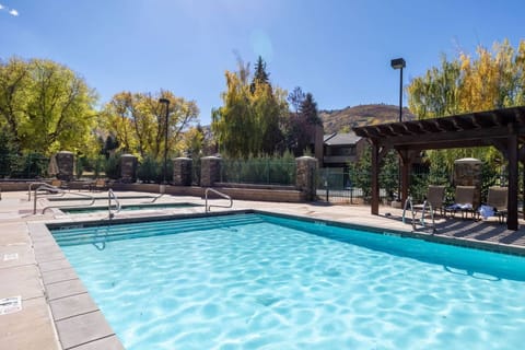 Park Ave Ski Condo | Park City Condo with outdoor pool