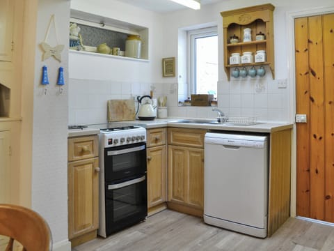 Kitchen | Squirrel Cottage, Filey