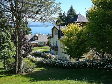 Stroll through flowering gardens with calming lake breezes.