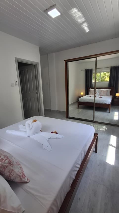 Deluxe Double Room | In-room safe, laptop workspace, blackout drapes, soundproofing