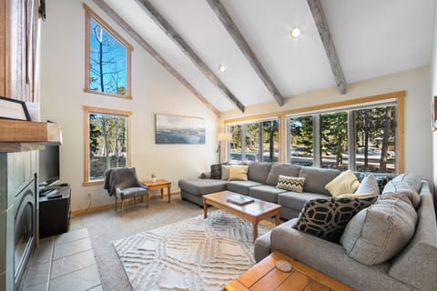 House (4 Bedrooms) | Exterior