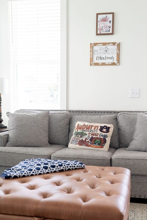 Cozy Living Room with Queen Sleeper Sofa