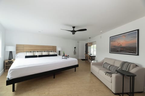 Unit with King size bed