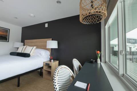 Unit with King size bed