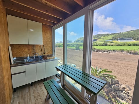 17 ping Sea View Detached House | Private kitchen | Fridge, microwave, cookware/dishes/utensils