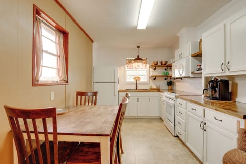 Kitchen | Dining Area