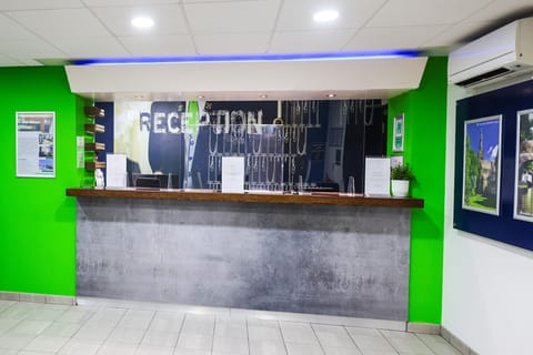 Entrance / Reception