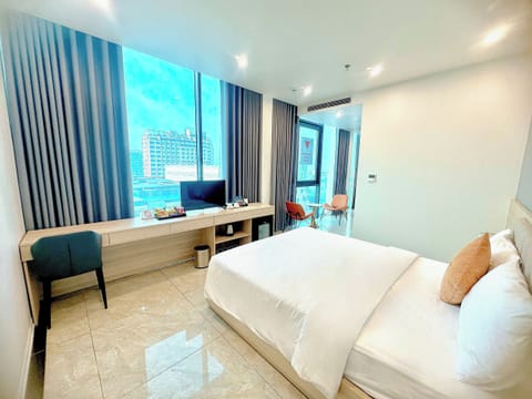 Superior Room | In-room safe, desk, laptop workspace, soundproofing
