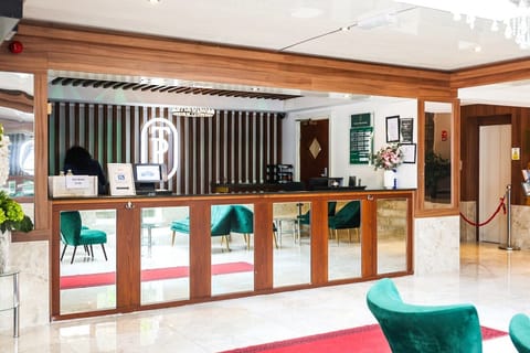 Entrance / Reception