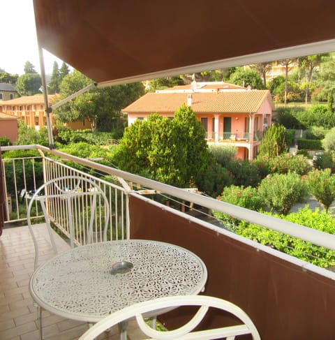 VELIA |Live Active|Rest Easy|Stay a-BoVe Apartment in Borgio Verezzi