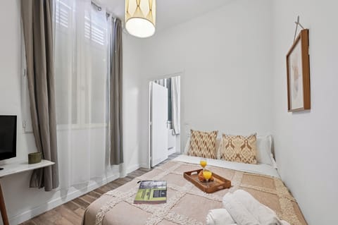 City Apartment, 1 Bedroom, Non Smoking | Iron/ironing board, cribs/infant beds, travel crib, free WiFi