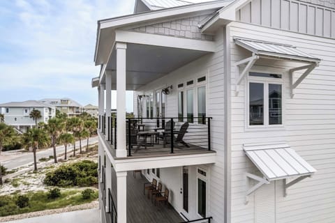 House (6 Bedrooms) | Interior