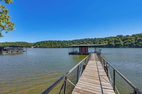 Versailles Vacation Rental | 3BR | 1BA | 1,050 Sq Ft | 3 Steps for Access