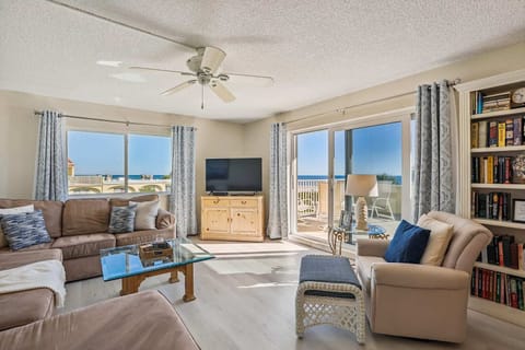 Condo, Multiple Beds, Patio, Ocean View (Spanish Trace 460) | Living area
