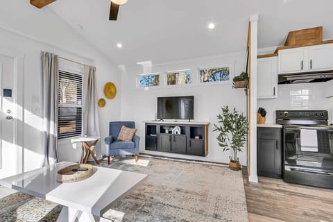 House, Multiple Beds, Patio, Mountain View (Byrd 2 Green Mountain Getaway) | Interior