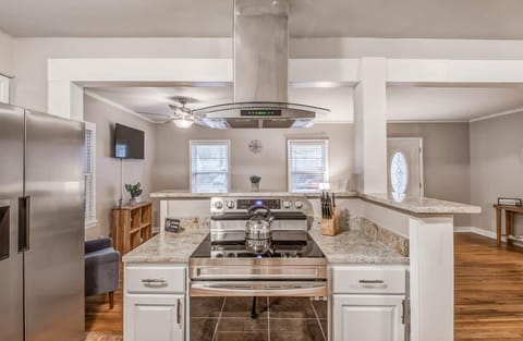 House, Multiple Beds, Patio, Garden View (Flamingo Hideaway) | Private kitchen | Coffee/tea maker