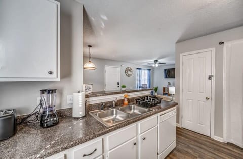 House, Multiple Beds, Patio, Garden View (Cedar Ave Escape) | Private kitchen | Coffee/tea maker