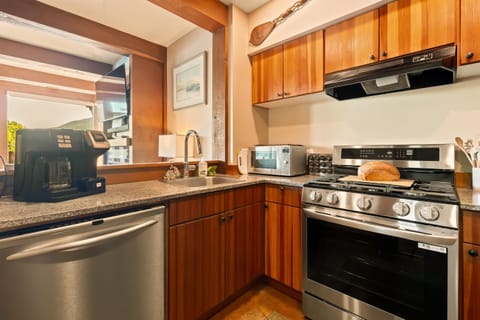 Compact kitchen with all the basic essentials and then some