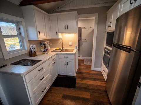 Fully Furnished Custom Kitchen