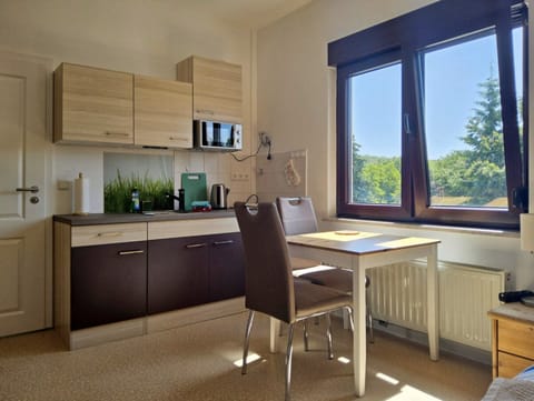 Apartment | Private kitchen | Cookware/dishes/utensils